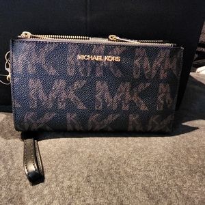 BNWT Michael Kors Large double zip wristlet